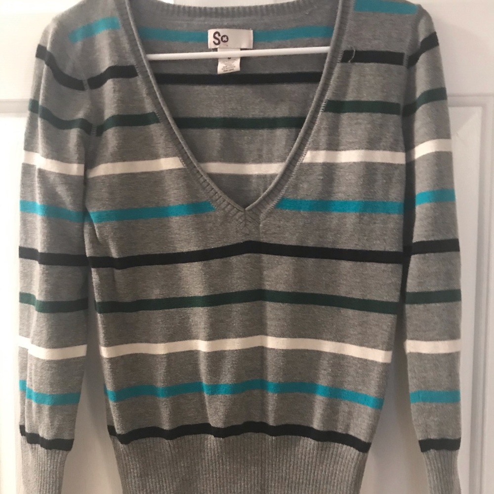 SO women’s medium sweater